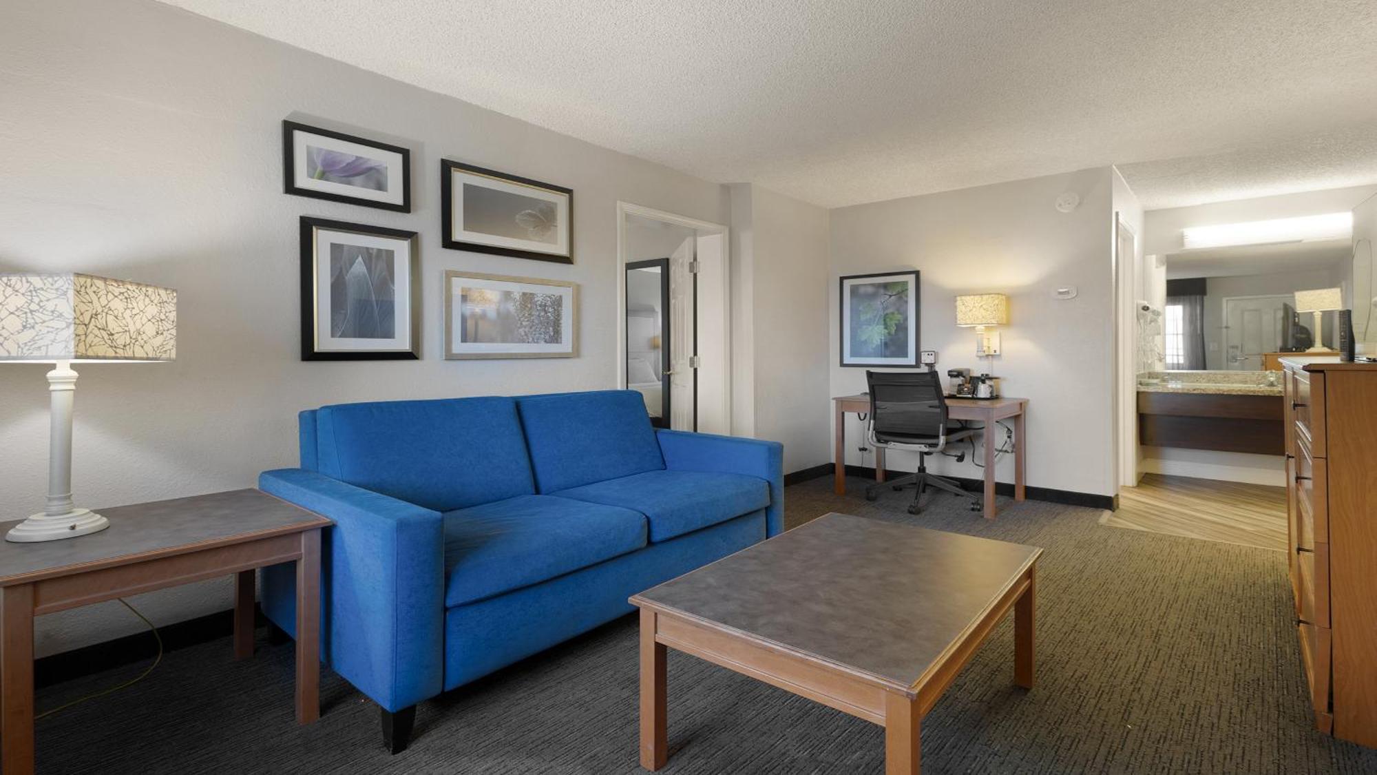 Howard Johnson By Wyndham Sacramento Downtown Exterior foto
