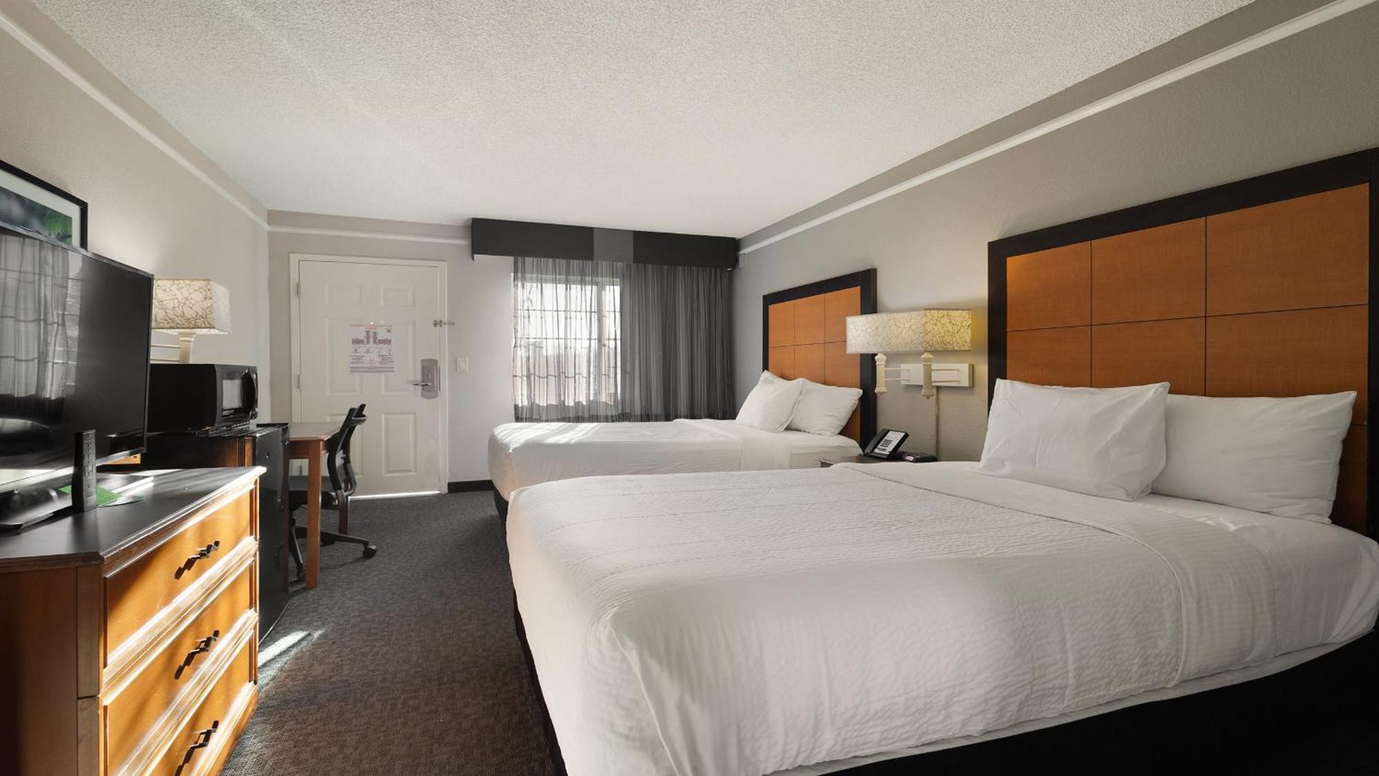 Howard Johnson By Wyndham Sacramento Downtown Exterior foto
