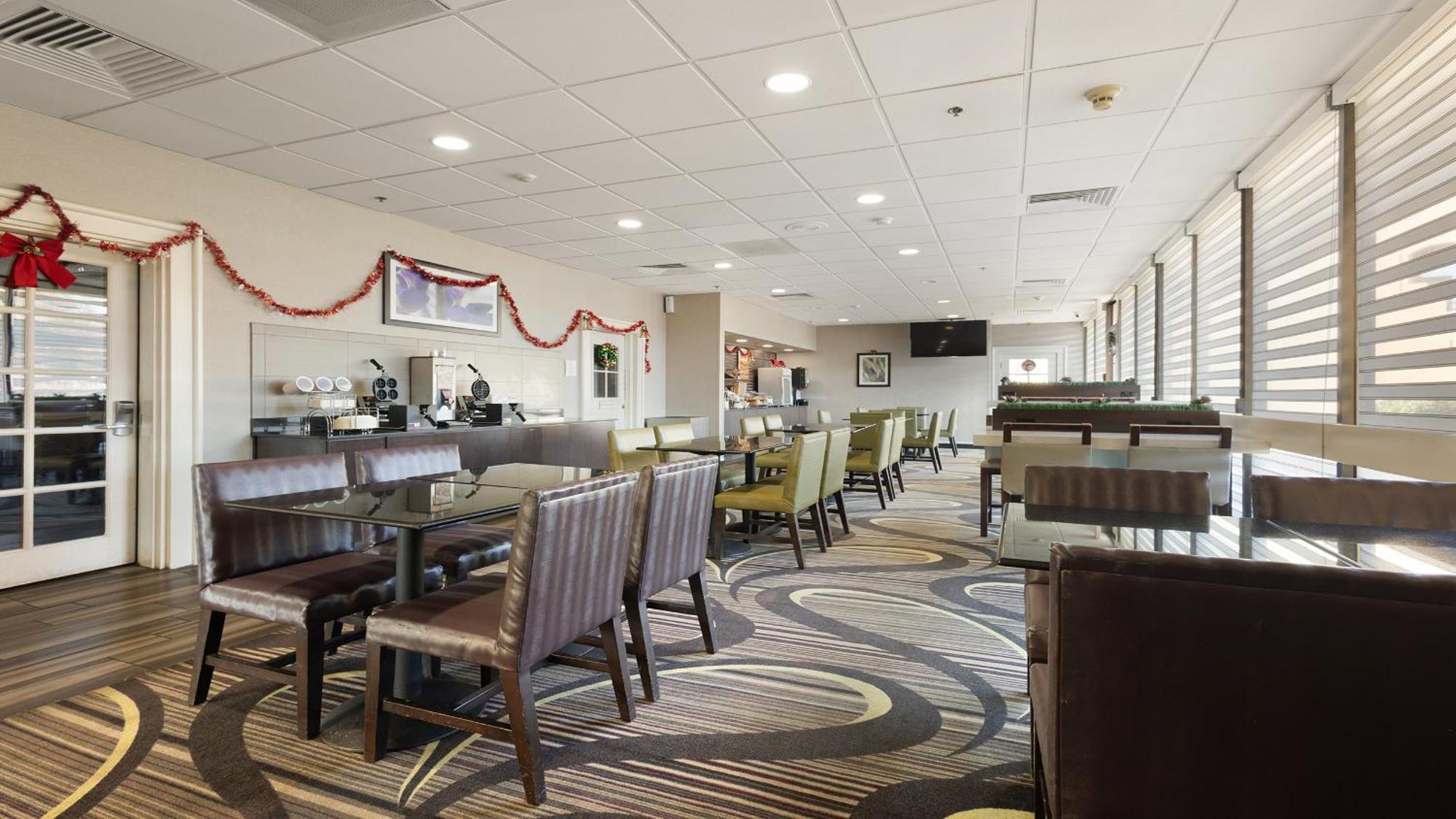 Howard Johnson By Wyndham Sacramento Downtown Exterior foto