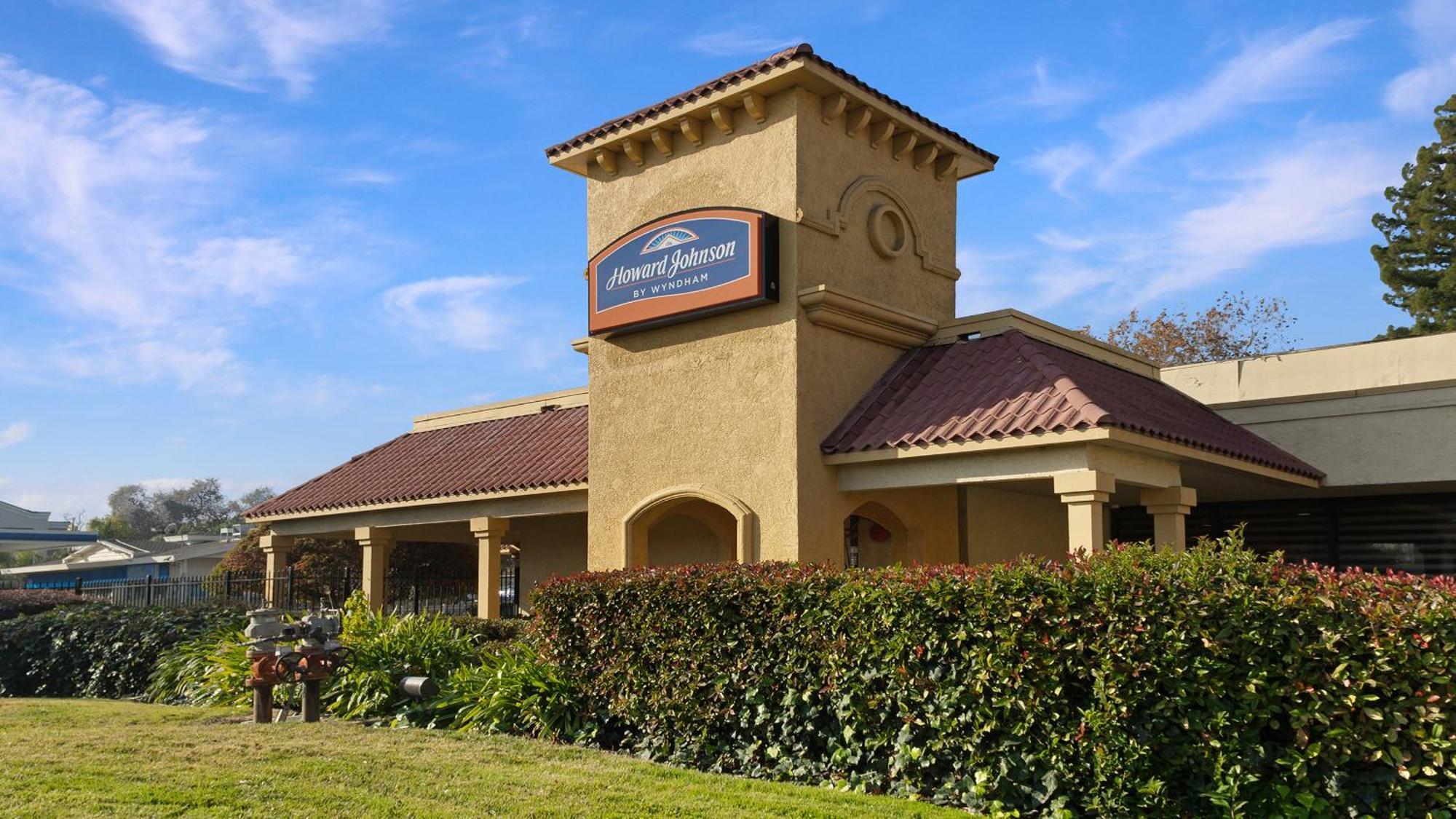 Howard Johnson By Wyndham Sacramento Downtown Exterior foto